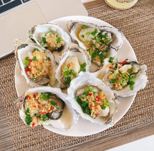 蒜蓉蒸生蚝怎么做_蒸多久才鲜嫩