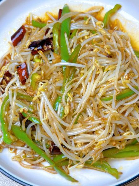 清炒黄豆芽怎么炒好吃_黄豆芽焯水还是不焯水