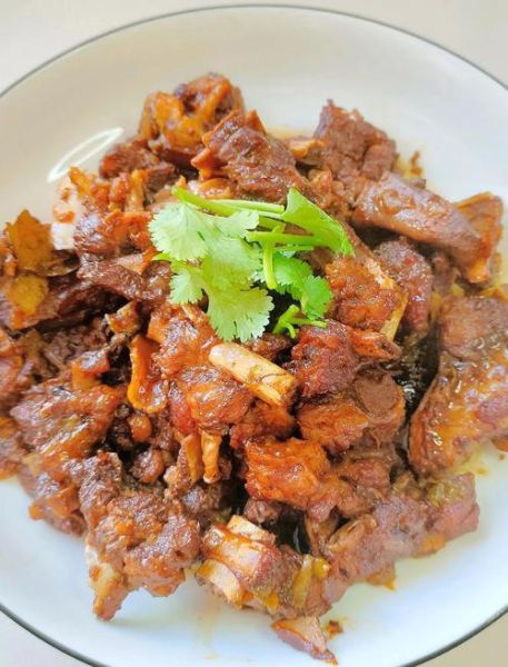 炖猪排骨的家常做法_怎么炖才软烂不柴