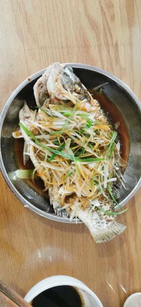 清蒸罗非鱼怎么做_罗非鱼清蒸几分钟才熟