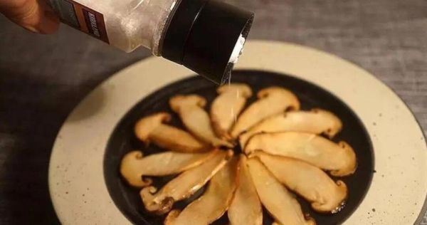 煎松茸怎么做_松茸煎多久才香
