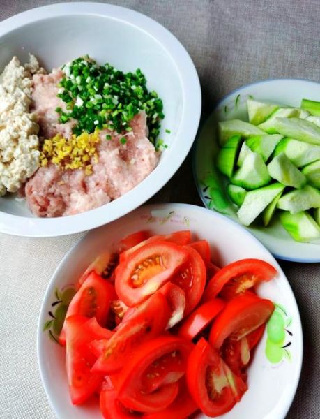 丝瓜丸子汤怎么做_丝瓜丸子汤的家常做法