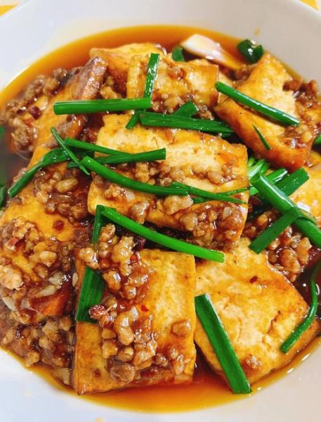 豆腐烧肉怎么做好吃_家常豆腐烧肉做法步骤