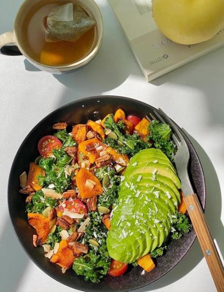 羽衣甘蓝怎么做好吃_羽衣甘蓝沙拉做法