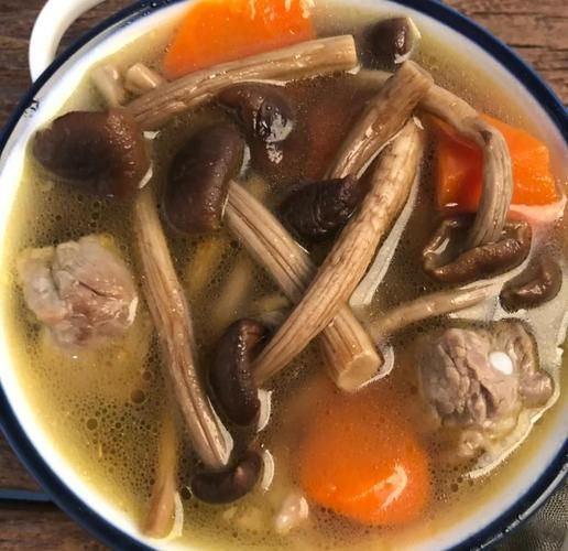 茶树菇排骨汤怎么做_茶树菇要焯水吗
