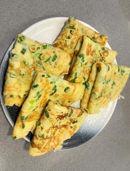 鸡蛋饼怎么做好吃_鸡蛋饼的做法步骤