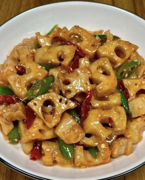 腌制藕丁的做法大全_如何做出爽脆入味的藕丁