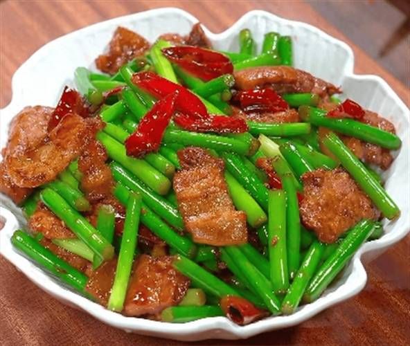 蒜苔炒肉怎么炒才嫩_蒜苔炒肉的家常做法