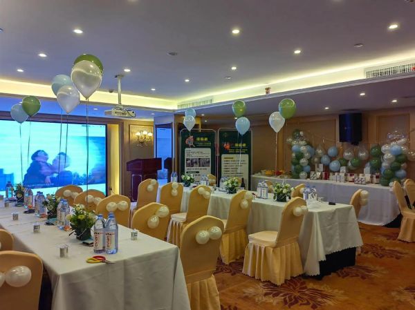 会场布置如何显得高端_赞美会场漂亮的词语有哪些