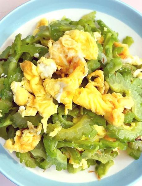 苦瓜煎蛋怎么做不苦_苦瓜煎蛋的家常做法