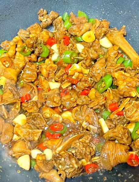 青椒辣子鸡怎么做_家常辣子鸡最正宗做法