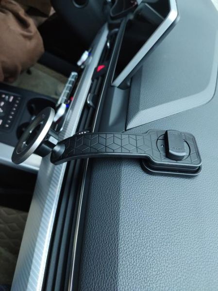 车载手机支架哪种好_出风口和磁吸哪个更稳