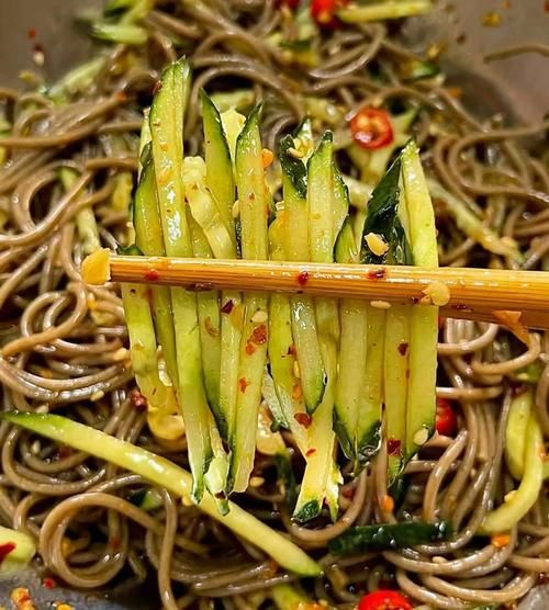 荞麦面怎么煮不糊_荞麦面凉拌酱汁怎么调