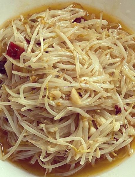 素炒绿豆芽怎么炒才脆_素炒绿豆芽要不要焯水