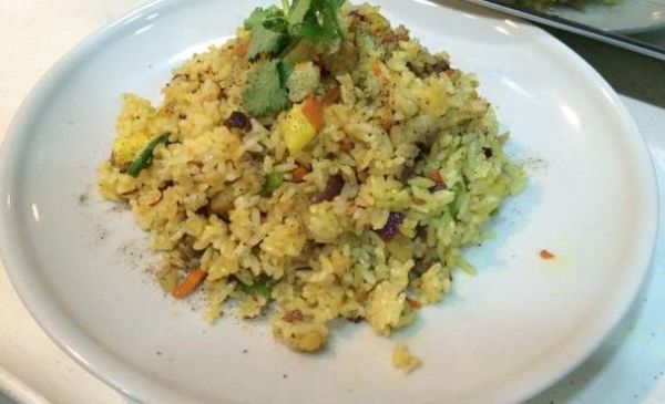 咖喱炒饭怎么做_咖喱炒饭家常做法