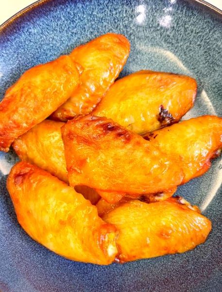 奥尔良烤翅怎么腌制才入味_家庭烤箱温度时间设置