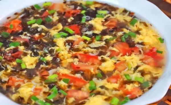 西红柿紫菜蛋花汤怎么做_紫菜蛋花汤要不要先炒西红柿