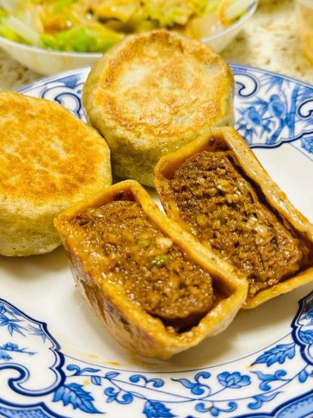 门钉肉饼怎么做_正宗老北京门钉肉饼做法