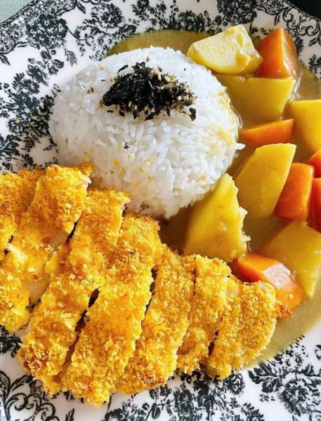 咖喱鸡排饭怎么做_咖喱鸡排饭家常做法