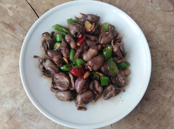 鸡心怎么炒好吃_鸡心焯水几分钟才嫩