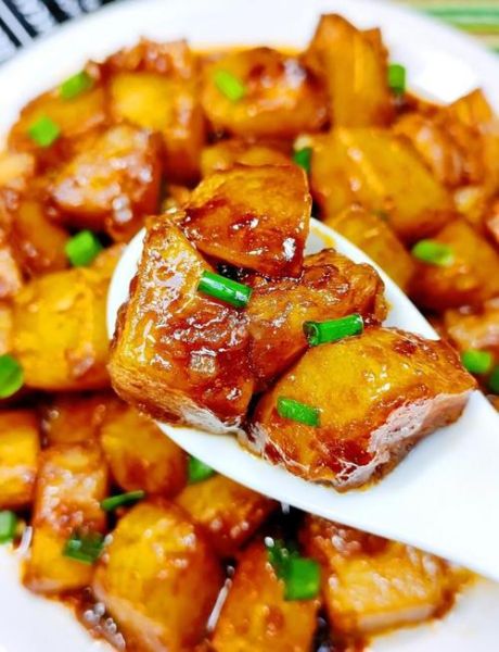 红烧土豆块怎么做好吃_家常红烧土豆块做法