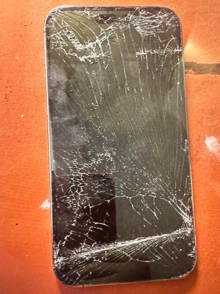 碎屏手机还能用多久_换屏多少钱