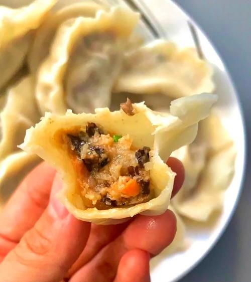 香菇胡萝卜肉馅饺子怎么做_香菇胡萝卜饺子馅怎么调
