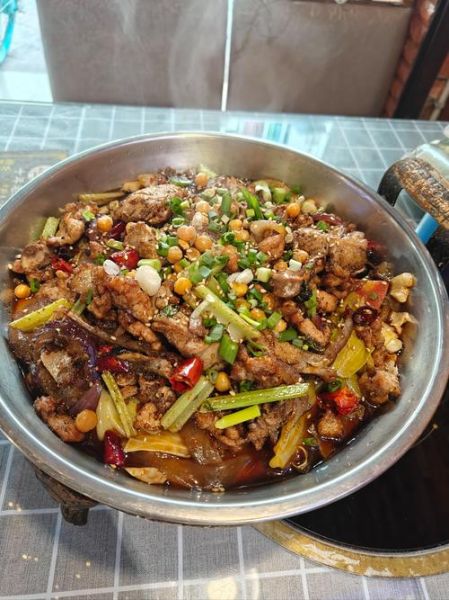 干锅兔怎么做_干锅兔用什么兔肉最好