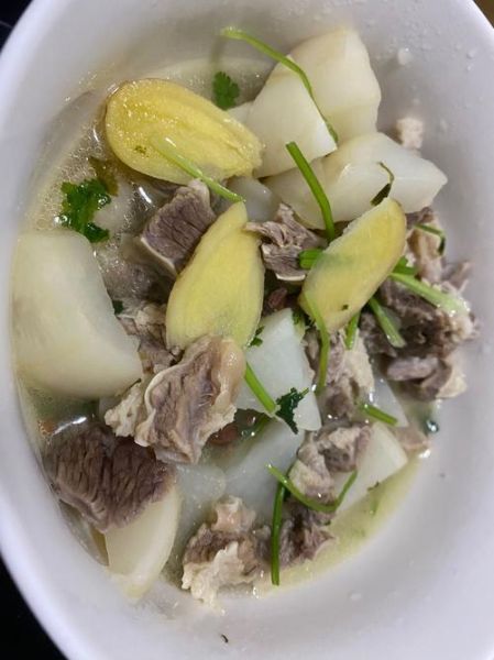 牛肉炖胡萝卜怎么做_牛肉炖胡萝卜的家常做法