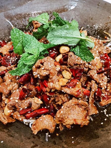 干锅牛肉怎么做好吃_干锅牛肉的家常做法