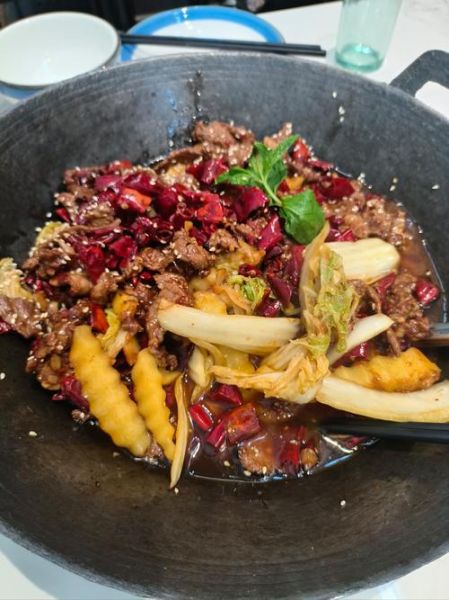 干锅牛肉怎么做好吃_干锅牛肉的家常做法