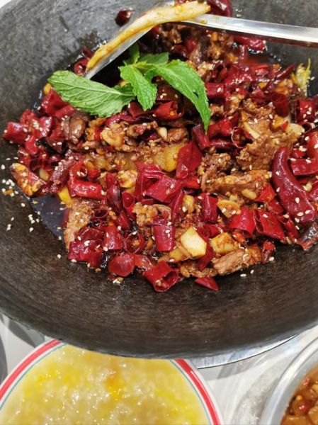 干锅牛肉怎么做好吃_干锅牛肉的家常做法