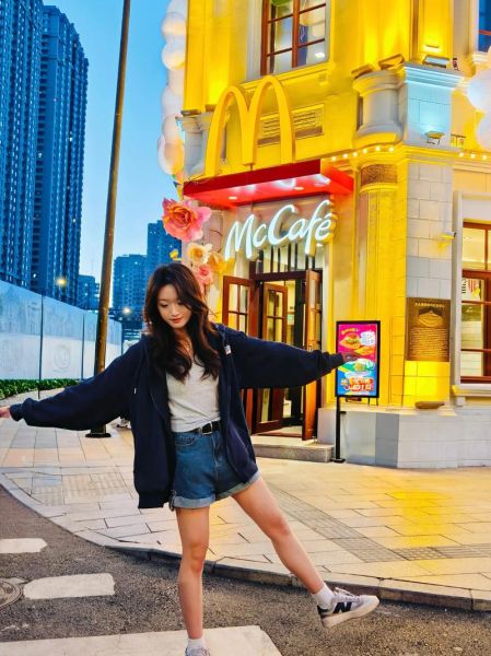 霓虹闪烁怎么拍_夜景人像拍摄技巧