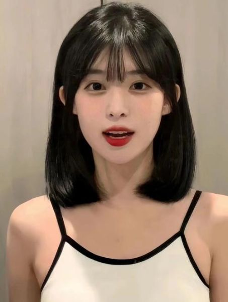 可爱乖巧的女生怎么穿搭_可爱乖巧的女生适合什么发型