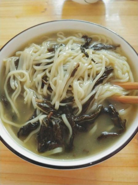 河南芝麻叶面条怎么做_芝麻叶面条正宗做法