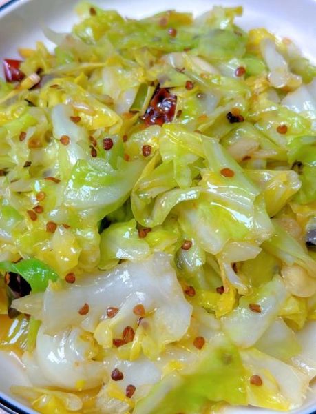 炝炒圆白菜怎么炒才脆_炝炒圆白菜要不要焯水