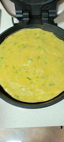 鸡蛋饼怎么和面_鸡蛋饼家常做法步骤