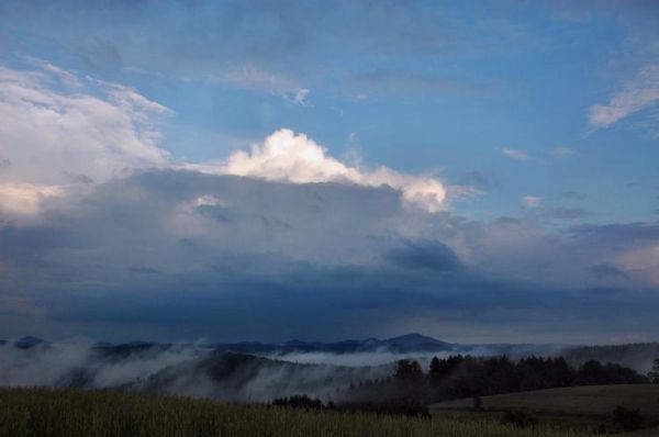 云开雾散是什么意思_云开雾散后会出现什么景象