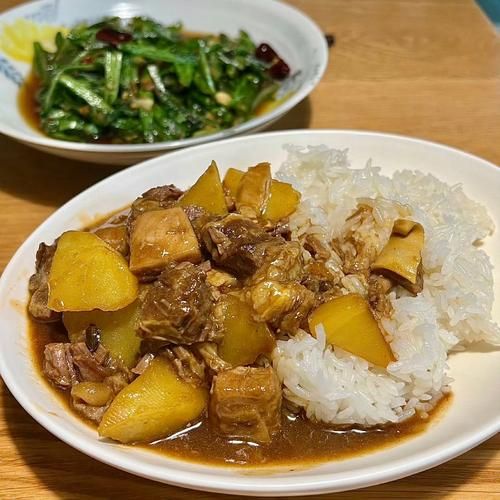 咖喱牛肉饭怎么做_咖喱牛肉饭家常做法