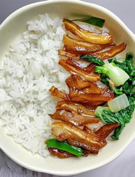 卤猪耳朵的做法及配料_卤猪耳朵怎么做好吃