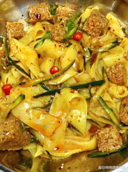 凉拌面皮怎么做_凉拌面皮调料怎么调