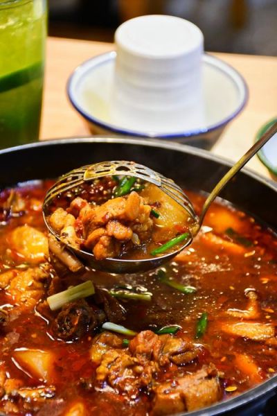 芋儿烧鸡怎么做_正宗川味芋儿烧鸡