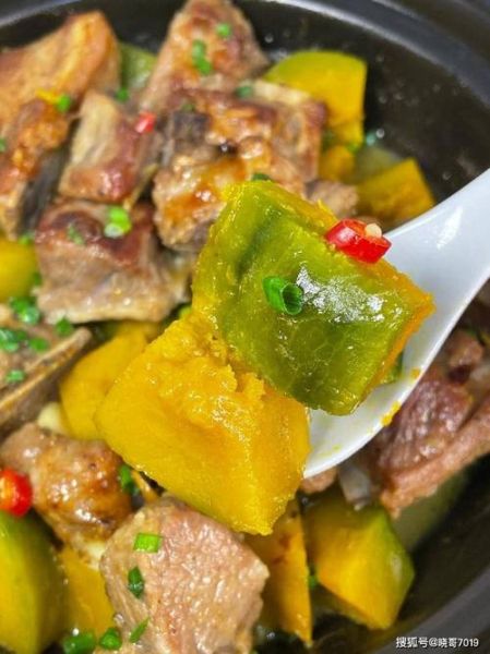 南瓜排骨汤怎么做_南瓜排骨汤需要炖多久