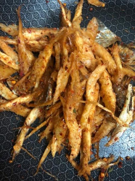 拌明太鱼丝正宗做法_怎么调酱汁不腥