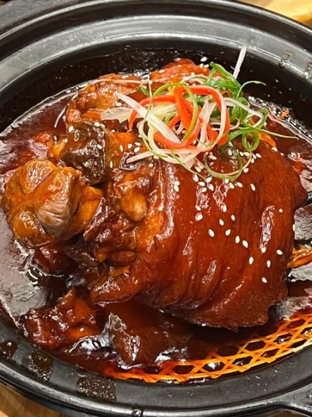 家常扒肘子怎么做_软烂不腻的秘诀