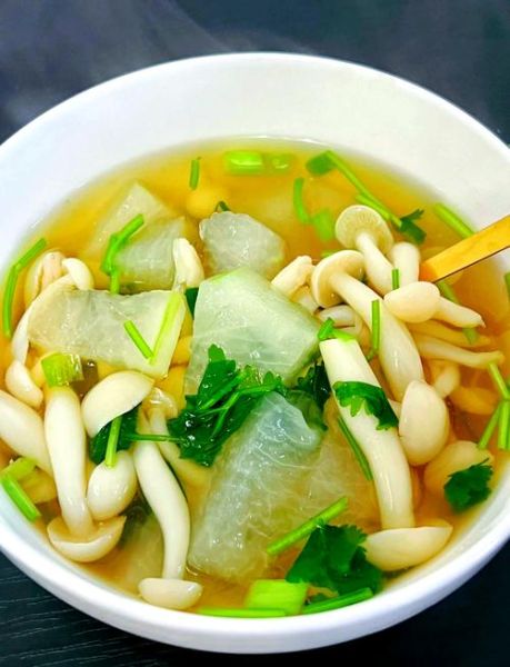 白玉菇汤怎么做好喝_白玉菇汤的家常做法