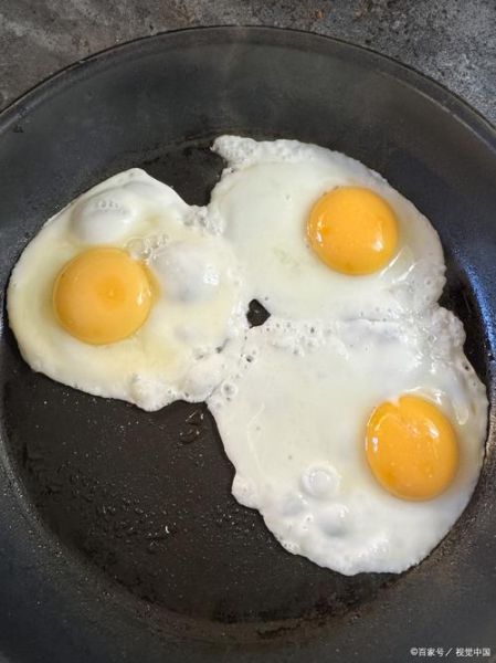 煎鸡蛋怎么不粘锅_煎鸡蛋几分钟熟