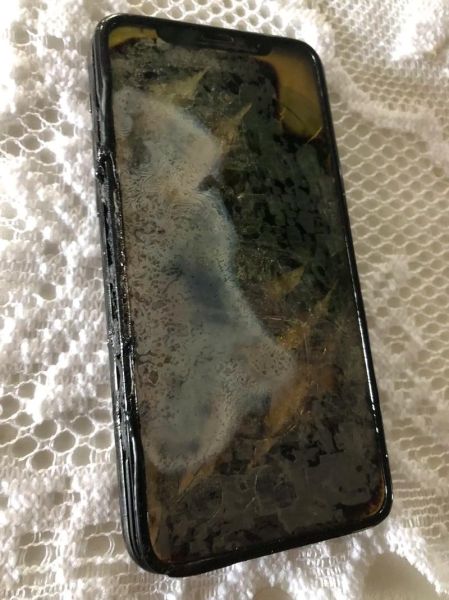 边玩手机边充电会爆炸吗_手机充电爆炸真相