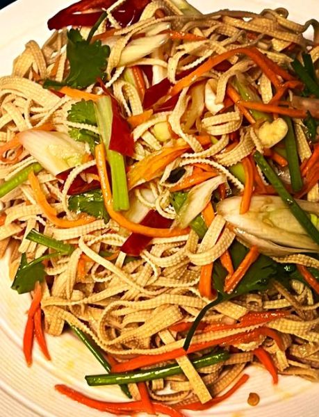 炝拌干豆腐丝怎么做_干豆腐丝焯水几分钟