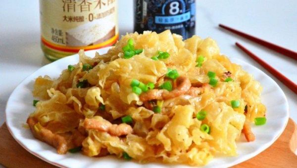 银耳炒菜怎么做好吃_银耳炒菜的家常做法